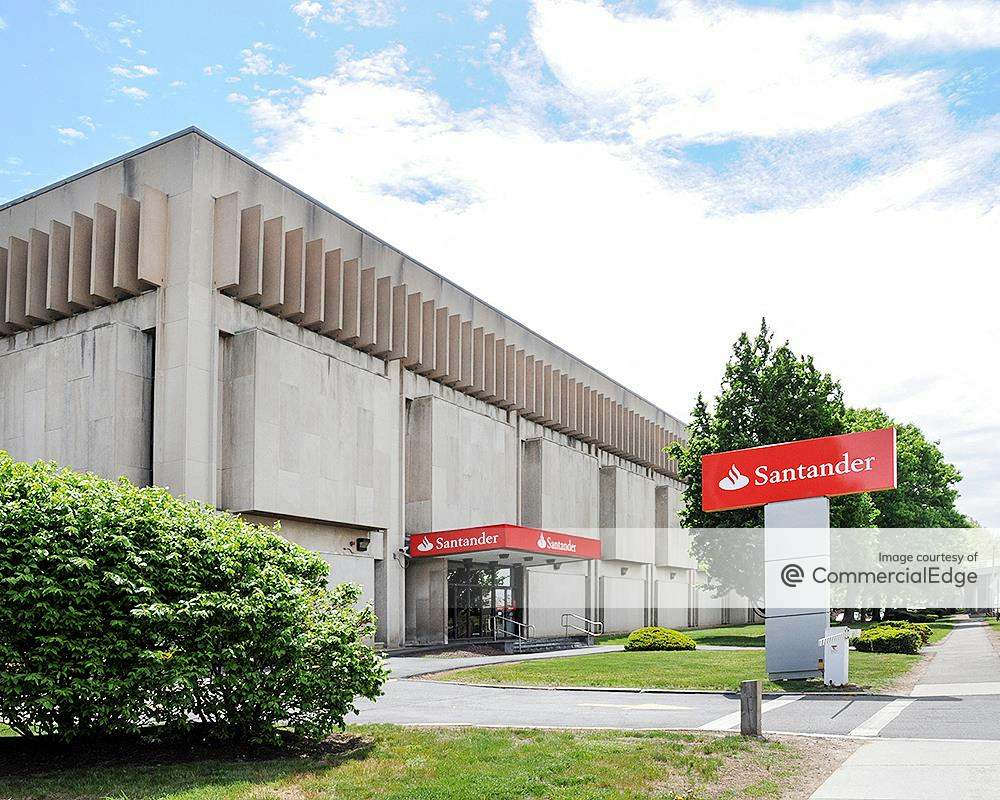 Santander Bank Headquarters 2 William T. Morrissey Blvd, Boston, MA